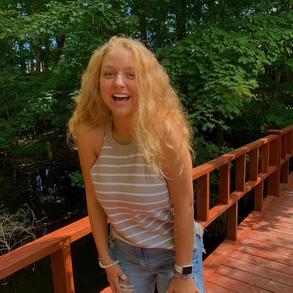 Meet your Posher, Claire